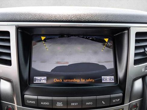 Used 2013 Lexus LX 570 4WD w/ Luxury Pkg image 17