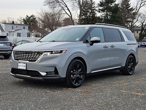 Certified 2024 Kia Carnival SX Prestige image 3