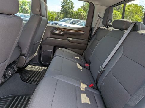 New 2026 GMC Sierra 1500 SLE w/ Preferred Package AWD/4WD image 16