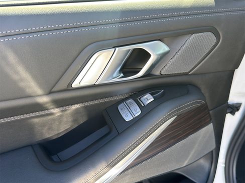 Used 2023 BMW X7 xDrive40i w/ Executive Package image 16
