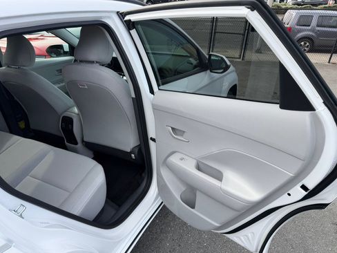 Used 2024 Hyundai Kona SEL image 36