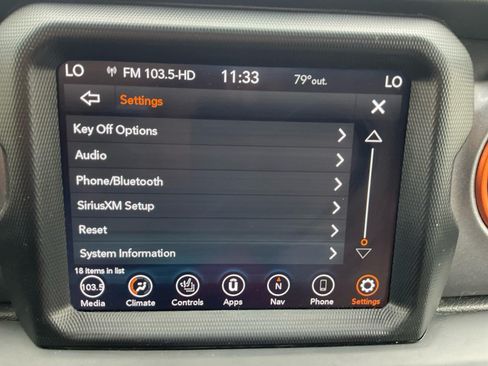 Used 2021 Jeep Gladiator Mojave AWD/4WD image 16