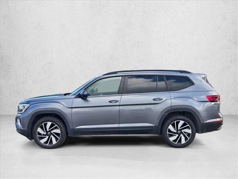 Used 2025 Volkswagen Atlas SE FWD image 8
