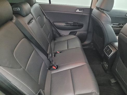 Used 2018 Kia Sportage EX image 19