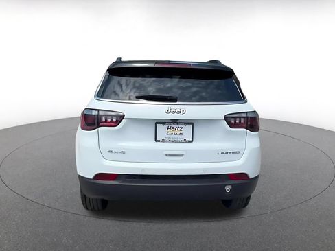 Used 2025 Jeep Compass Limited AWD/4WD image 12