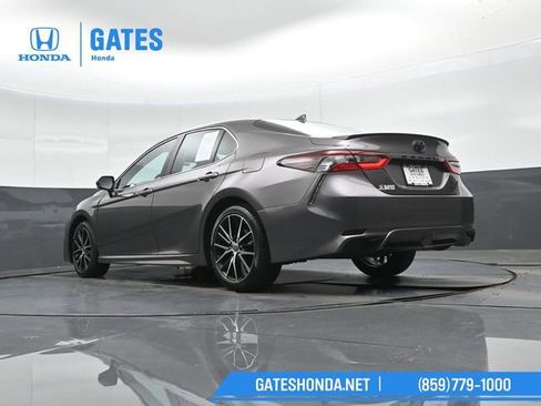 Used 2022 Toyota Camry SE image 39