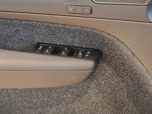 New 2026 Volvo XC40 B5 Ultra w/ Protection Package Premier image 17