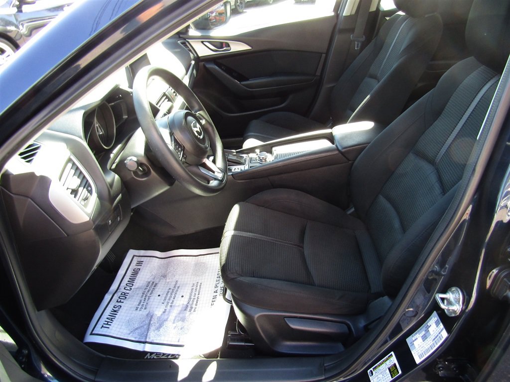 Used 2017 MAZDA MAZDA3 Sport w/ Preferred Equipment Package FWD image 13