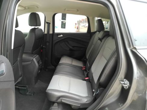 Used 2017 Ford Escape SE w/ SE Sport Appearance Package image 16