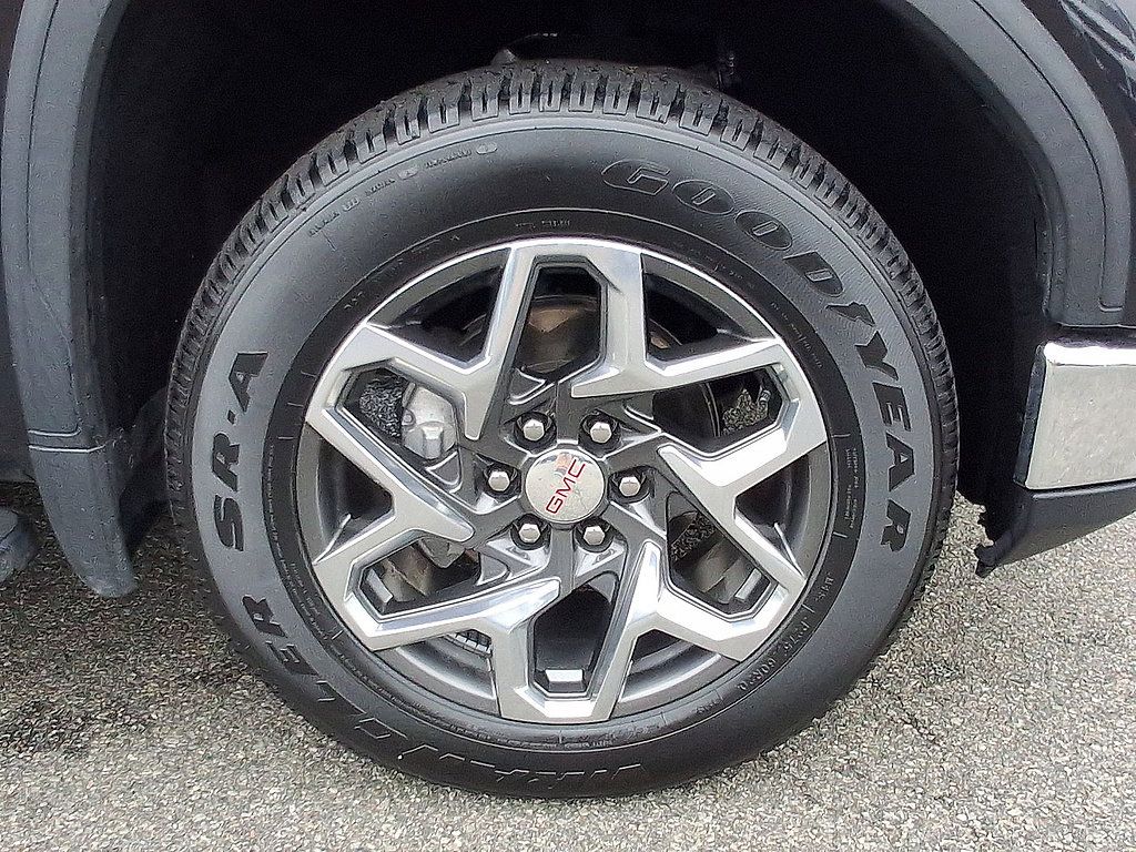 Used 2024 GMC Sierra 1500 SLT w/ SLT Convenience Package AWD/4WD image 33