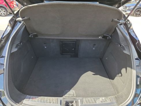 Used 2019 INFINITI QX30 ESSENTIAL image 8