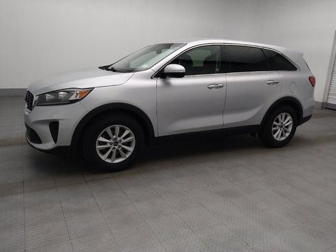 Used 2020 Kia Sorento FWD V6 image 2