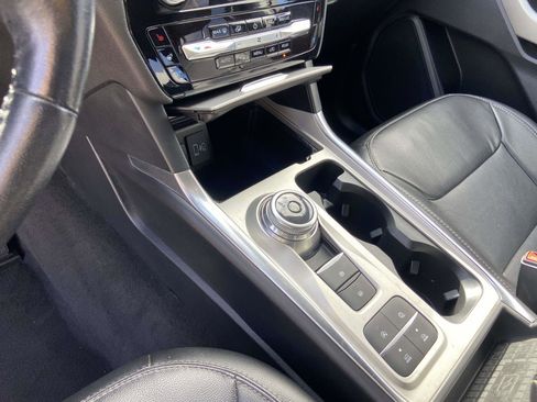 Used 2022 Ford Explorer Limited w/ Equipment Group 301A image 12