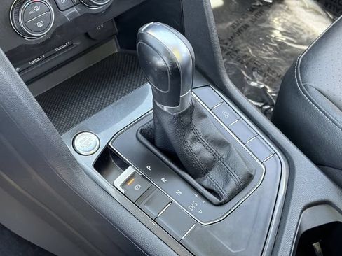 Used 2018 Volkswagen Tiguan SEL FWD image 29