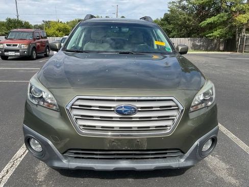 Used 2017 Subaru Outback 2.5i Premium AWD/4WD image 2