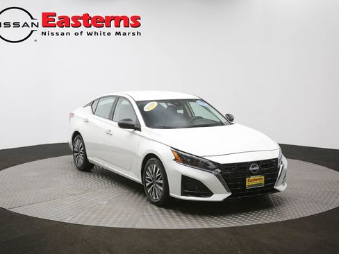 Used 2025 Nissan Altima 2.5 SV FWD image 40