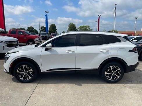 Used 2023 Kia Sportage EX AWD/4WD image 9