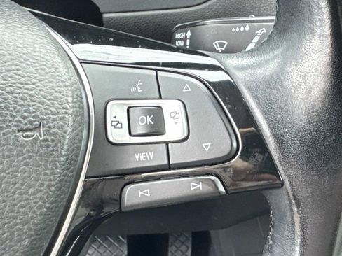 Used 2019 Volkswagen Tiguan SE w/ Panoramic Sunroof Package FWD image 26