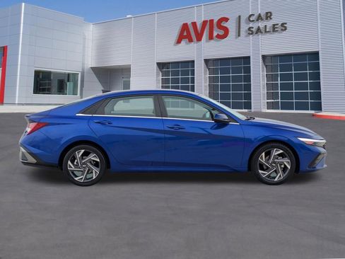 Used 2025 Hyundai Elantra Limited FWD image 5