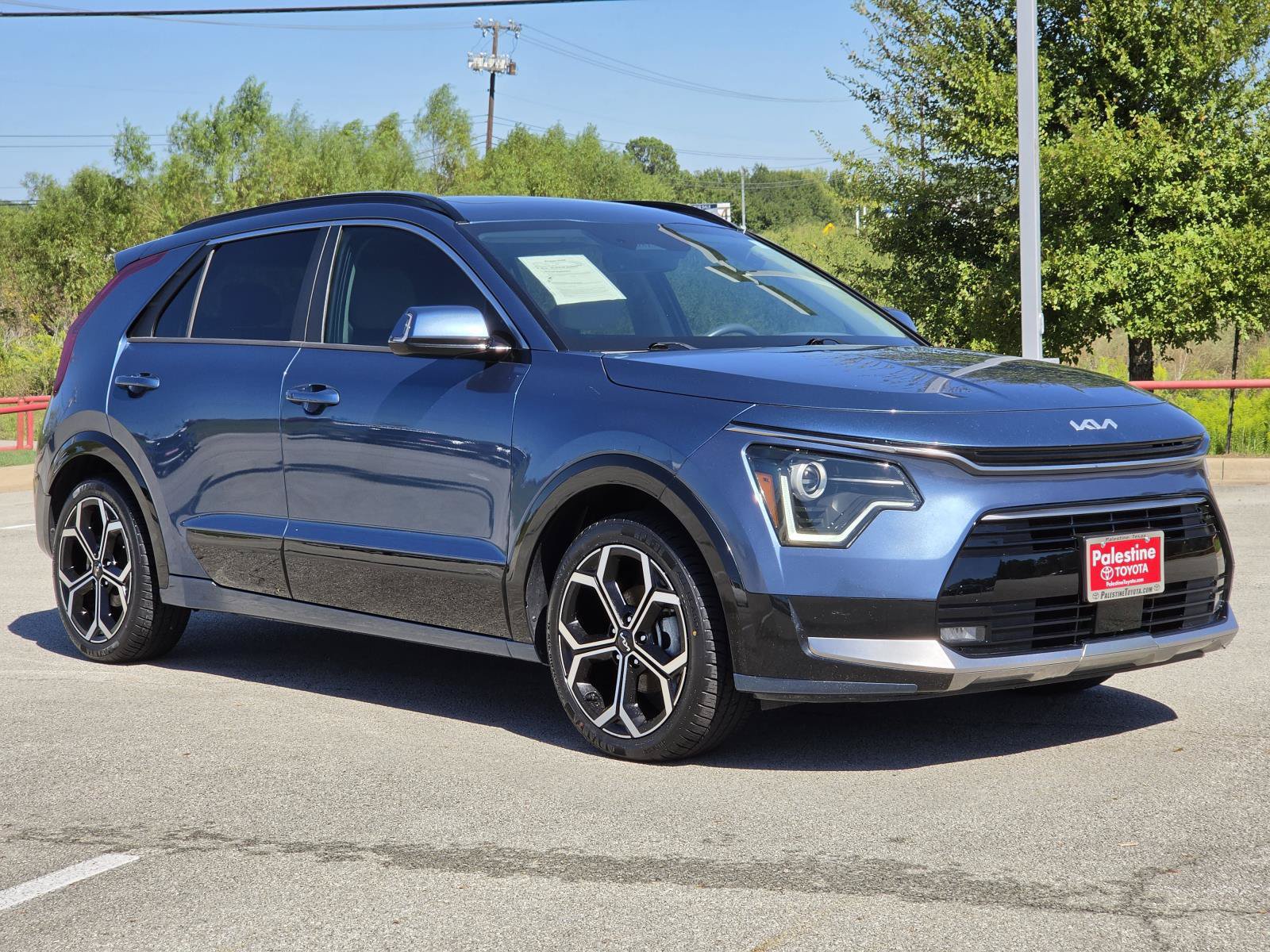Used 2023 Kia Niro EX Touring FWD image 1