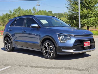 Used 2023 Kia Niro EX Touring