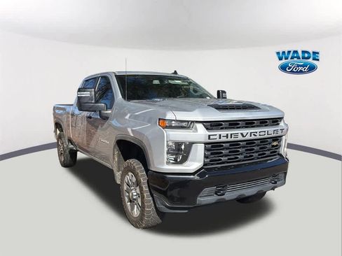 Used 2022 Chevrolet Silverado 2500 Custom w/ Custom Value Package image 3