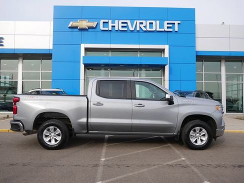 Used 2025 Chevrolet Silverado 1500 LT AWD/4WD image 25