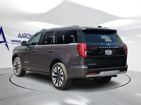 Used 2025 Ford Expedition Platinum w/ Driver's Package image 2