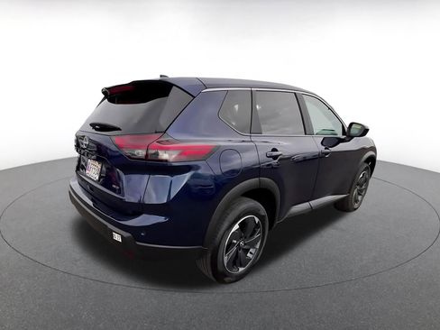 Used 2025 Nissan Rogue SV AWD/4WD image 15