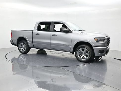 Used 2025 RAM 1500 Big Horn AWD/4WD image 3
