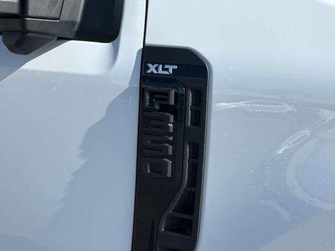 Used 2023 Ford F350 XLT w/ XLT Premium Package image 8