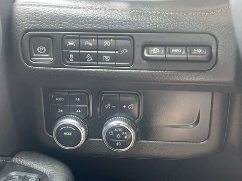 Used 2022 GMC Yukon Denali AWD/4WD image 34