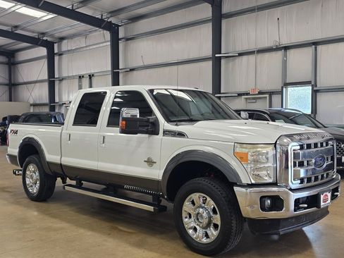 Used 2015 Ford F250 Lariat w/ Lariat Ultimate Package AWD/4WD image 3