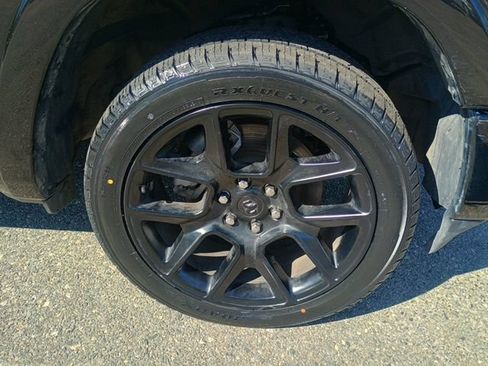 Used 2022 RAM 1500 Laramie AWD/4WD image 10