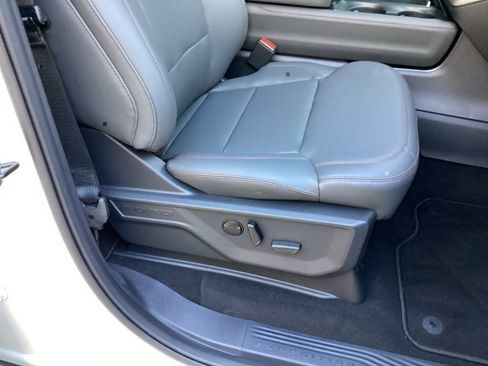 New 2025 Ford Expedition Active image 36