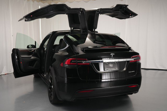 Used 2020 Tesla Model X Long Range AWD/4WD image 16