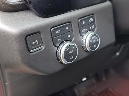 Used 2023 GMC Sierra 1500 Elevation w/ Preferred Package image 31