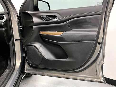 Used 2019 GMC Acadia SLE FWD image 20