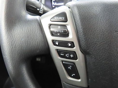 Used 2022 Nissan Titan SV RWD image 22