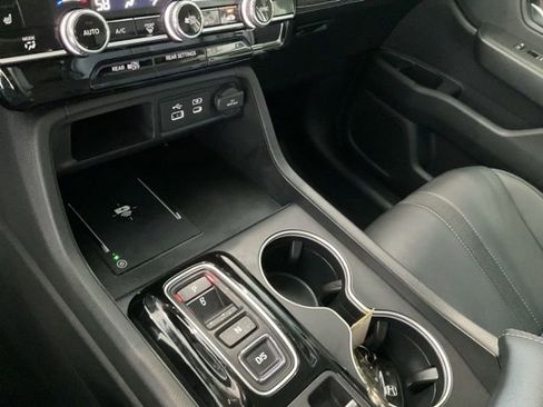 Certified 2025 Honda Pilot Touring image 13