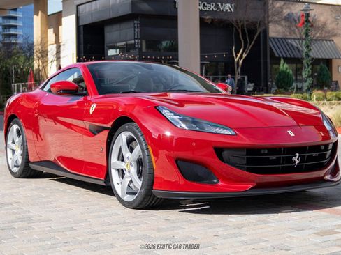 Used 2019 Ferrari Portofino image 17