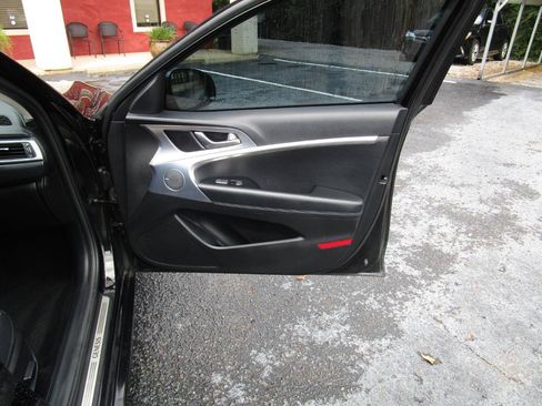 Used 2022 Genesis G70 2.0T w/ Prestige Package RWD image 33