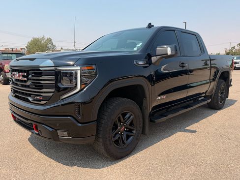 Used 2024 GMC Sierra 1500 AT4 w/ AT4 Preferred Package AWD/4WD image 3
