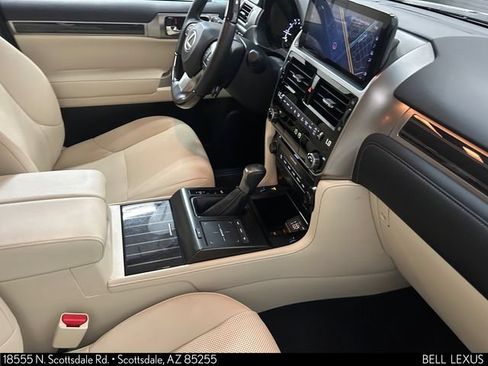 Used 2023 Lexus GX 460 Premium w/ Accessory Package AWD/4WD image 13