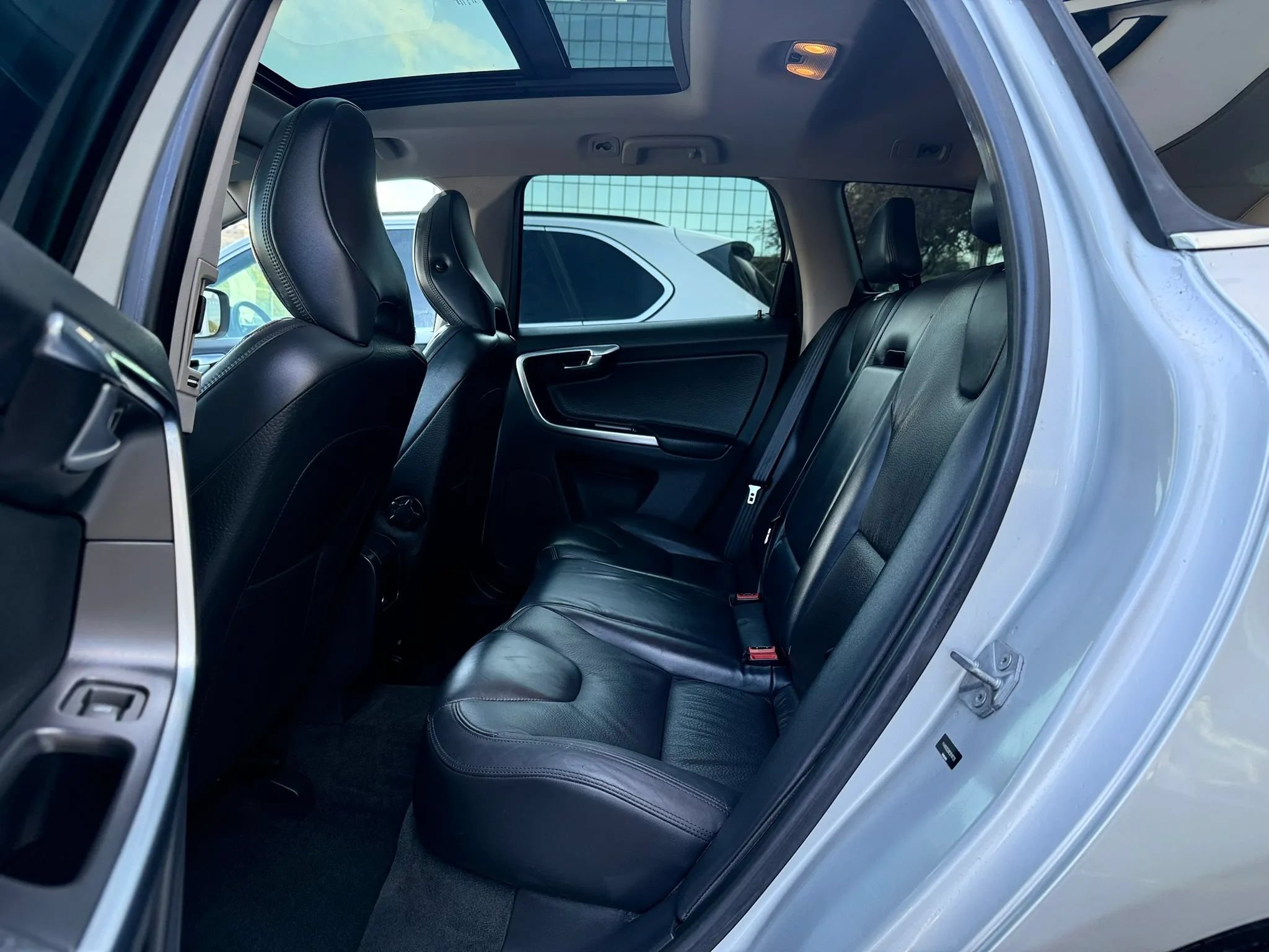Used 2014 Volvo XC60 T6 AWD/4WD image 28