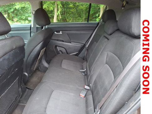 Used 2011 Kia Sportage LX w/ Convenience Pkg 2 AWD/4WD image 9