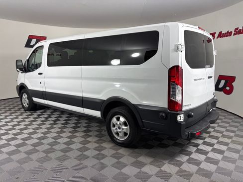 Used 2017 Ford Transit 350 XLT RWD image 4