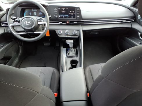 New 2026 Hyundai Elantra SE image 6