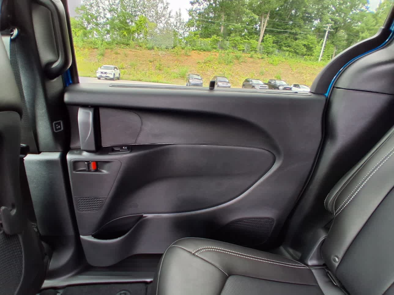 New 2027 Chrysler Pacifica Select AWD/4WD image 14