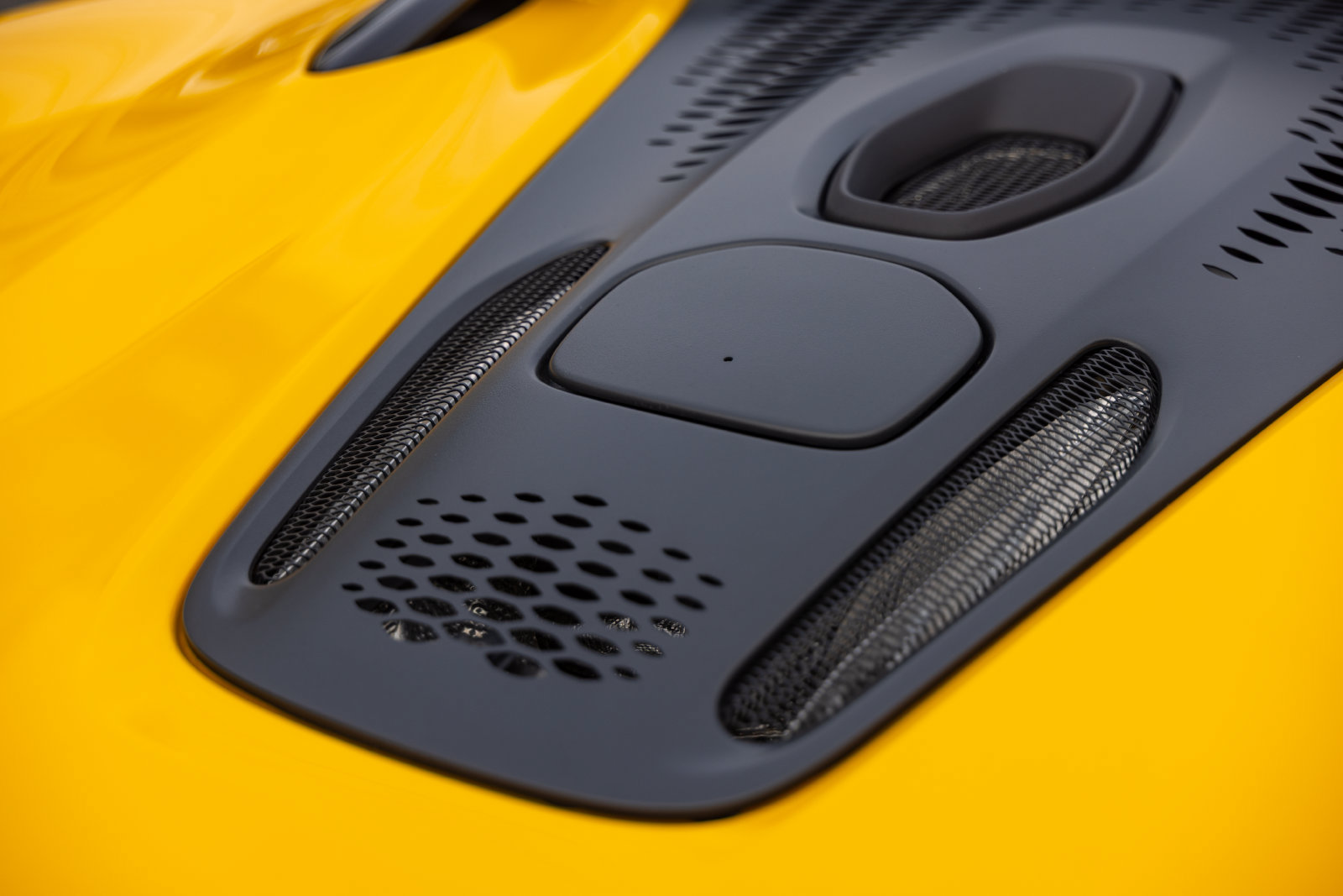 Used 2023 McLaren Artura RWD image 26